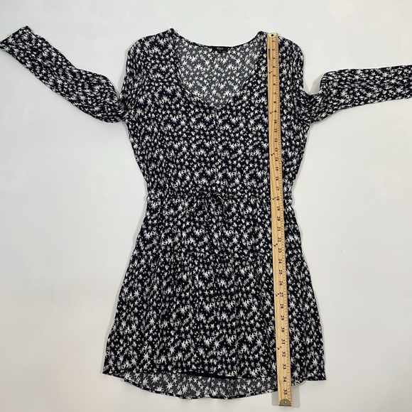 Rails Black and White Star Print Long Sleeve Dress - Picture 7 of 13